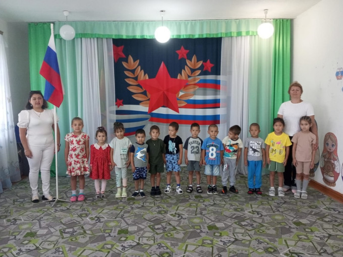Поднятие флага Поднятие флага.